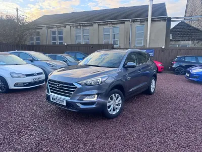Usado Hyundai Tucson SE 132 CV (97 kW) 2019 Gris SUV