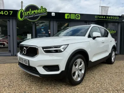 Used Volvo XC40 Momentum 163 HP (119 kW) 2020 White SUV