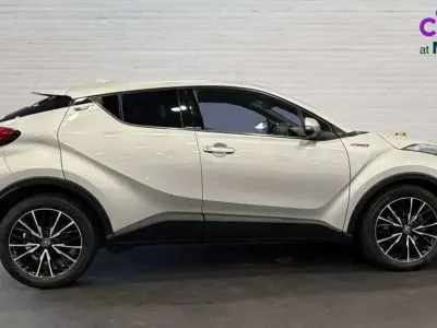 Used Toyota C-HR 122 HP (89 kW) 2017 Silver SUV