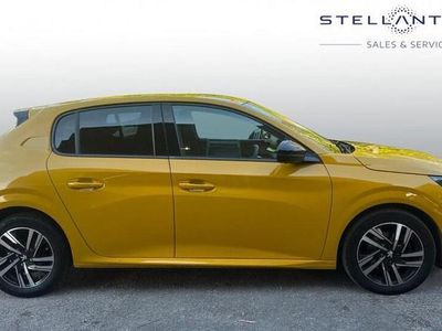 Used Peugeot 208 Allure+ 99 HP (72 kW) 2023 Yellow Hatchback