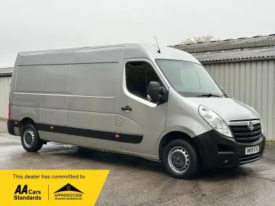 Begagnad Vauxhall Movano 130 HK (95 kW) 2019 Silver Minibuss