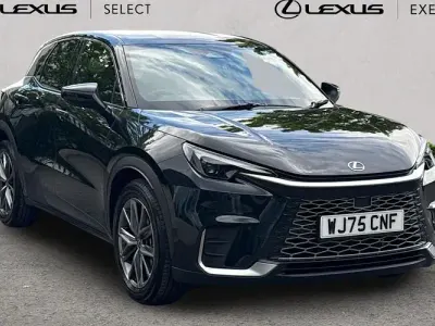 Usado Lexus LBX 136 CV (100 kW) 2025 Negro SUV