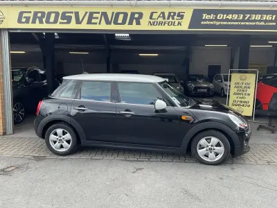 Begagnad Mini Cooper D Hatch 116 HK (85 kW) 2015 Svart Halvkombi