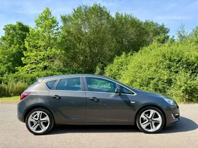 Used Vauxhall Astra SRi 165 HP (121 kW) 2014 Grey Hatchback