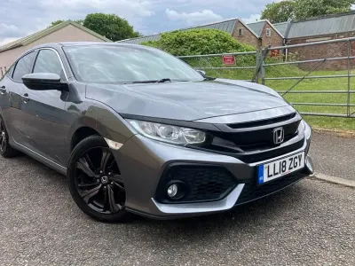 Używany Honda Civic SR 129 KM (94 kW) 2018 Szary Hatchback