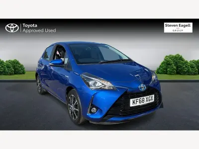 Used Toyota Yaris Hybrid 100 HP (73 kW) 2019 Blue Hatchback