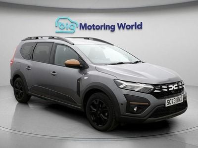 Used Dacia Jogger Extreme 141 HP (103 kW) 2024 Grey MPV