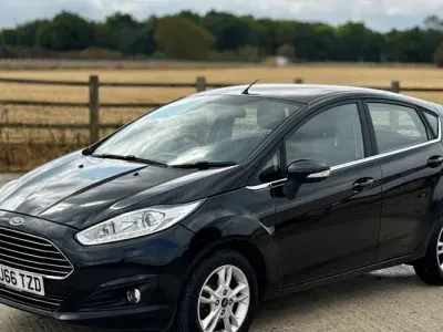 Used Ford Fiesta Zetec 101 HP (74 kW) 2016 Black Hatchback