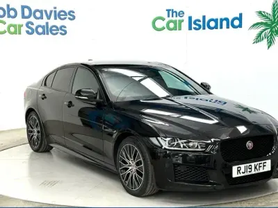 Second-hand Jaguar XE S 200 CP (147 kW) 2019 Negru Berlinǎ