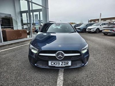 Begagnad Mercedes A180 Executive 114 HK (83 kW) 2019 Blå Halvkombi