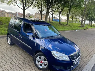 Usado Skoda Roomster SE 2010 Azul Monovolume