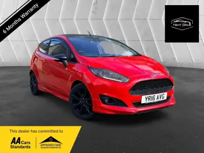 Used Ford Fiesta Zetec 140 HP (102 kW) 2016 Red Hatchback