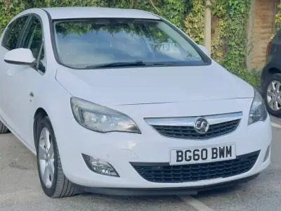Second-hand Vauxhall Astra SRi 2010 Alb Hatchback