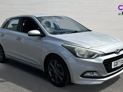 Used Hyundai i20 Edition 100 HP (73 kW) 2017 Silver Hatchback