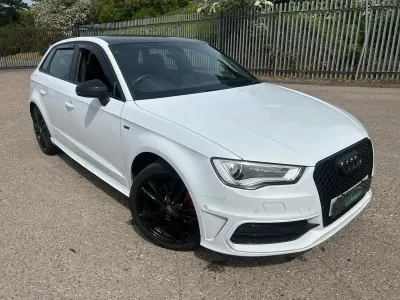 Begagnad Audi A3 S-Line 140 HK (102 kW) 2014 Vit Halvkombi