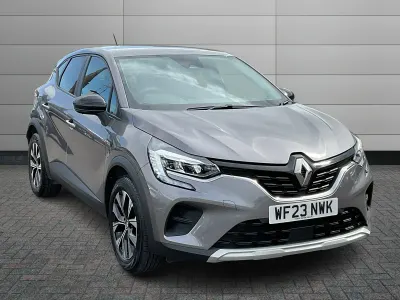 Używany Renault Captur Evolution 142 KM (104 kW) 2023 Szary SUV