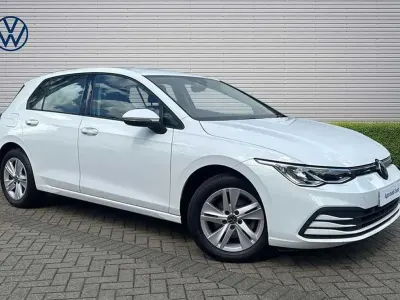 Used VW Golf VIII Life 110 HP (80 kW) 2023 White Hatchback