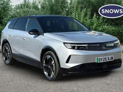 Used Vauxhall Grandland Ultimate 156 kW (213 HP) 2025 Silver SUV
