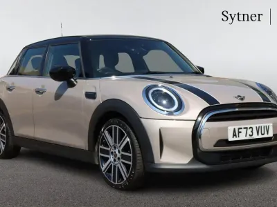 Używany Mini Cooper Exclusive 134 KM (98 kW) 2023 Szary Hatchback