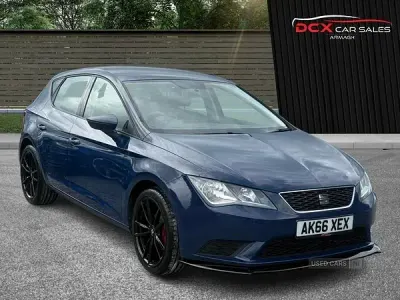 Usado Seat Leon 110 CV (80 kW) 2016 Azul Utilitario