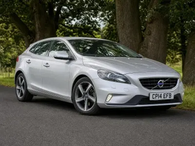 Used Volvo V40 R-Design 115 HP (84 kW) 2014 Silver Hatchback