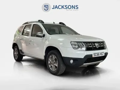 Usado Dacia Duster Lauréate 110 HP (80 kW) 2017 Branco SUV