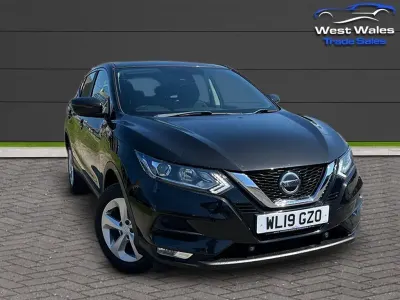 Używany Nissan Qashqai Acenta Premium 115 KM (84 kW) 2019 Czarny SUV