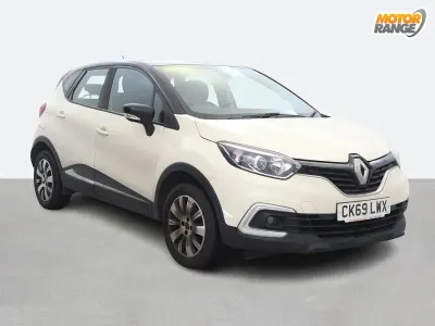 Used Renault Captur Play 90 HP (66 kW) 2019 Cream/black SUV