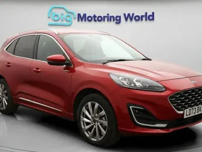 Begagnad Ford Kuga Vignale 224 HK (164 kW) 2023 Röd SUV