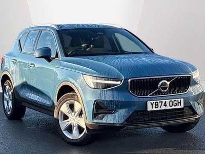 Used 2025 Volvo XC40 Core SUV | £28,076 (Fair price)