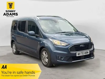 Usado Ford Tourneo Titanium 120 CV (88 kW) 2021 Azul Monovolumen