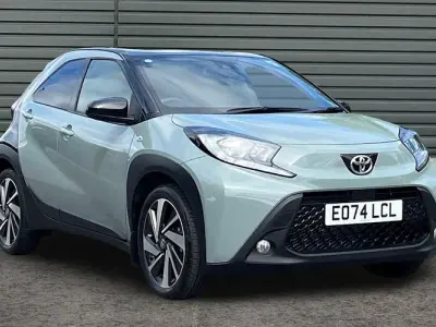 Used Toyota Aygo X 72 HP (52 kW) 2024 Green SUV