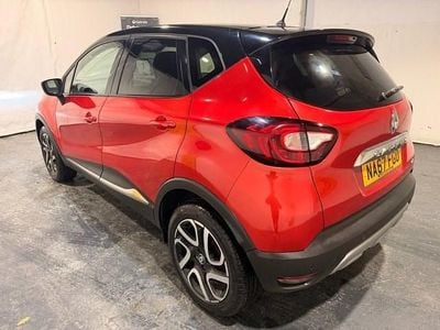 Used Renault Captur Dynamique 90 HP (66 kW) 2017 Red SUV
