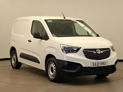 Used Vauxhall Combo 100 HP (73 kW) 2021 White MPV
