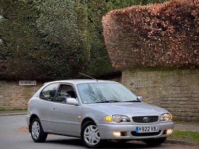 Used Toyota Corolla 2001 Silver Hatchback
