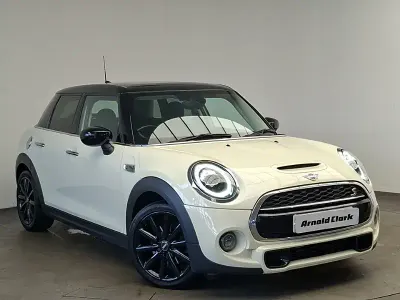 Used Mini Cooper Comfort 192 HP (141 kW) 2020 White Hatchback