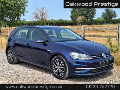 Used VW Golf VII SE 130 HP (95 kW) 2018 Blue Hatchback