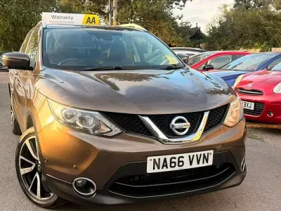 Used Nissan Qashqai Tekna 116 HP (85 kW) 2016 Bronze SUV