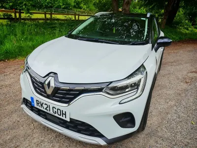 Second-hand Renault Captur Iconic 2021 Alb SUV