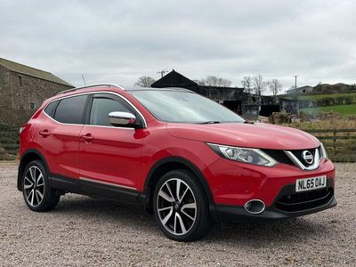 Used Nissan Qashqai Tekna 110 HP (80 kW) 2015 Red SUV