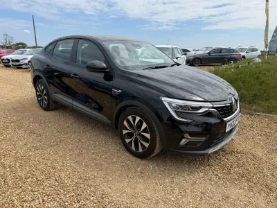 Używany Renault Arkana Iconic 140 KM (102 kW) 2022 Czarny SUV