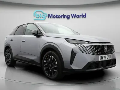 Begagnad Peugeot 3008 Allure 136 HK (100 kW) 2025 Grå SUV