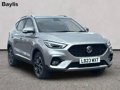 Używany MG ZS Exclusive 106 KM (77 kW) 2023 Srebrny SUV
