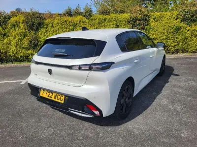 Used Peugeot 308 Allure Premium 129 HP (94 kW) 2022 White Hatchback