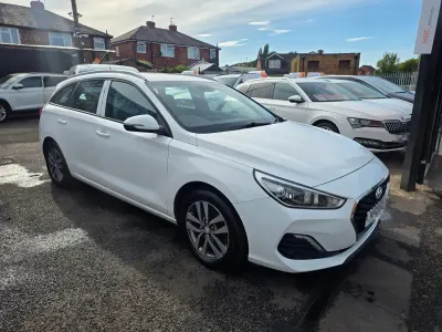 Used Hyundai i30 SE 110 HP (80 kW) 2021 White Estate