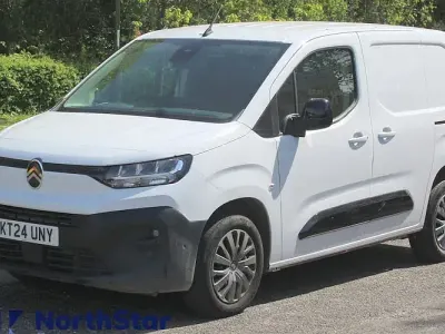 Gebraucht Citroën Berlingo 102 PS (75 kW) 2024 Weiß Van / Kleinbus
