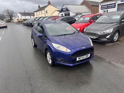 Usado Ford Fiesta Zetec 82 HP (60 kW) 2015 Azul Citadino