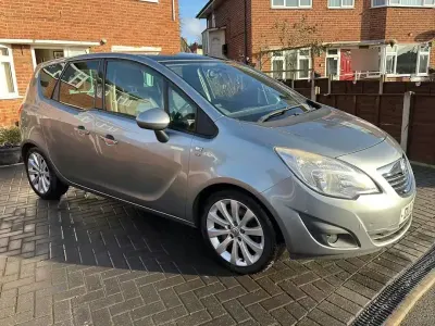 Second-hand Vauxhall Meriva 140 CP (102 kW) 2013 Argintiu Monovolum
