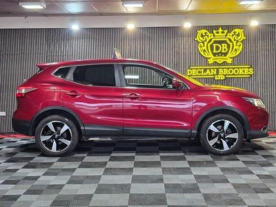 Used Nissan Qashqai 360º 110 HP (80 kW) 2015 Red SUV