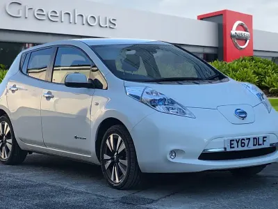 Used Nissan Leaf Tekna 80 kW (109 HP) 2017 White Hatchback